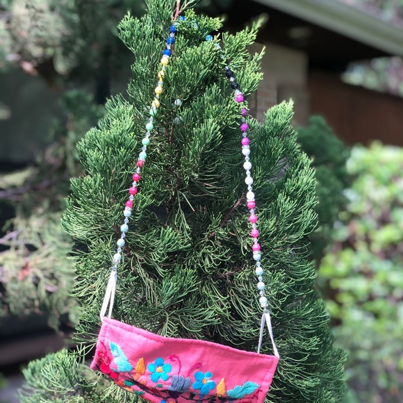 Mask Necklace - Picture 1 of 1